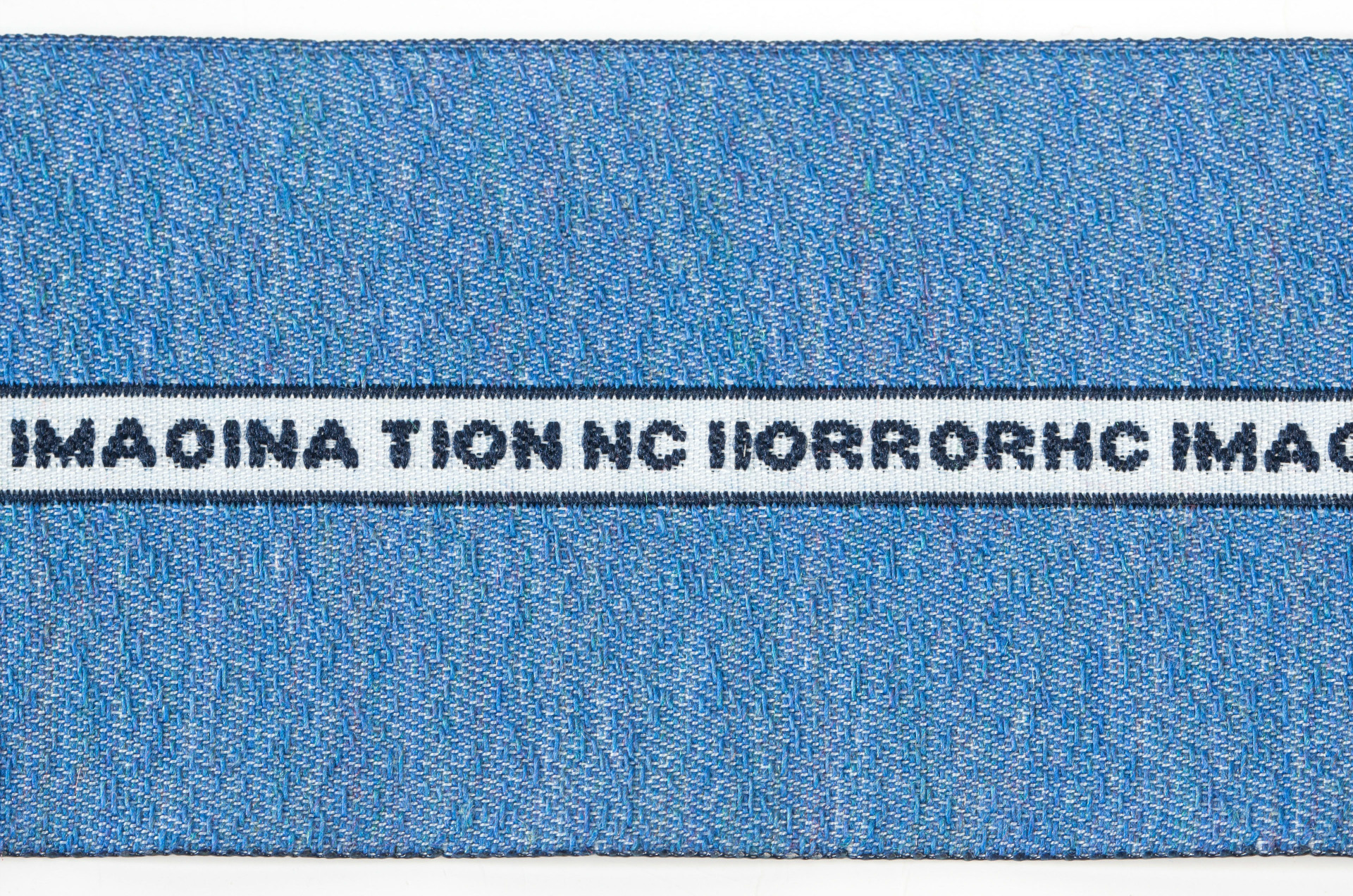 厂家直销5cm涤纶三彩英文织唛带织带服装辅料设计