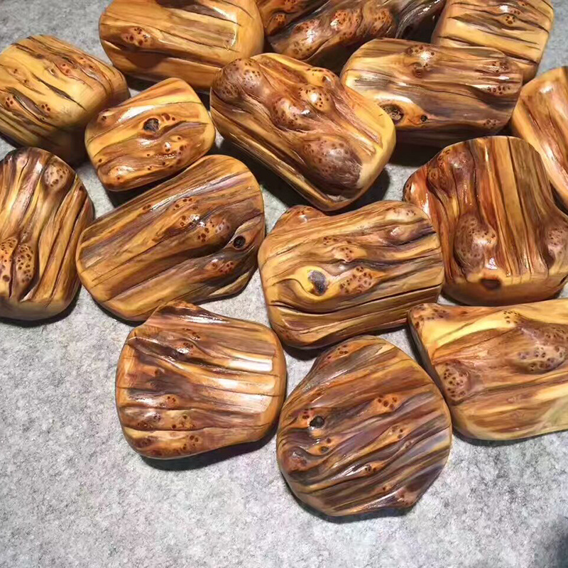 太行陈化料虎皮纹手玩把件 随型打磨崖柏木把件 崖柏文玩把件挂件