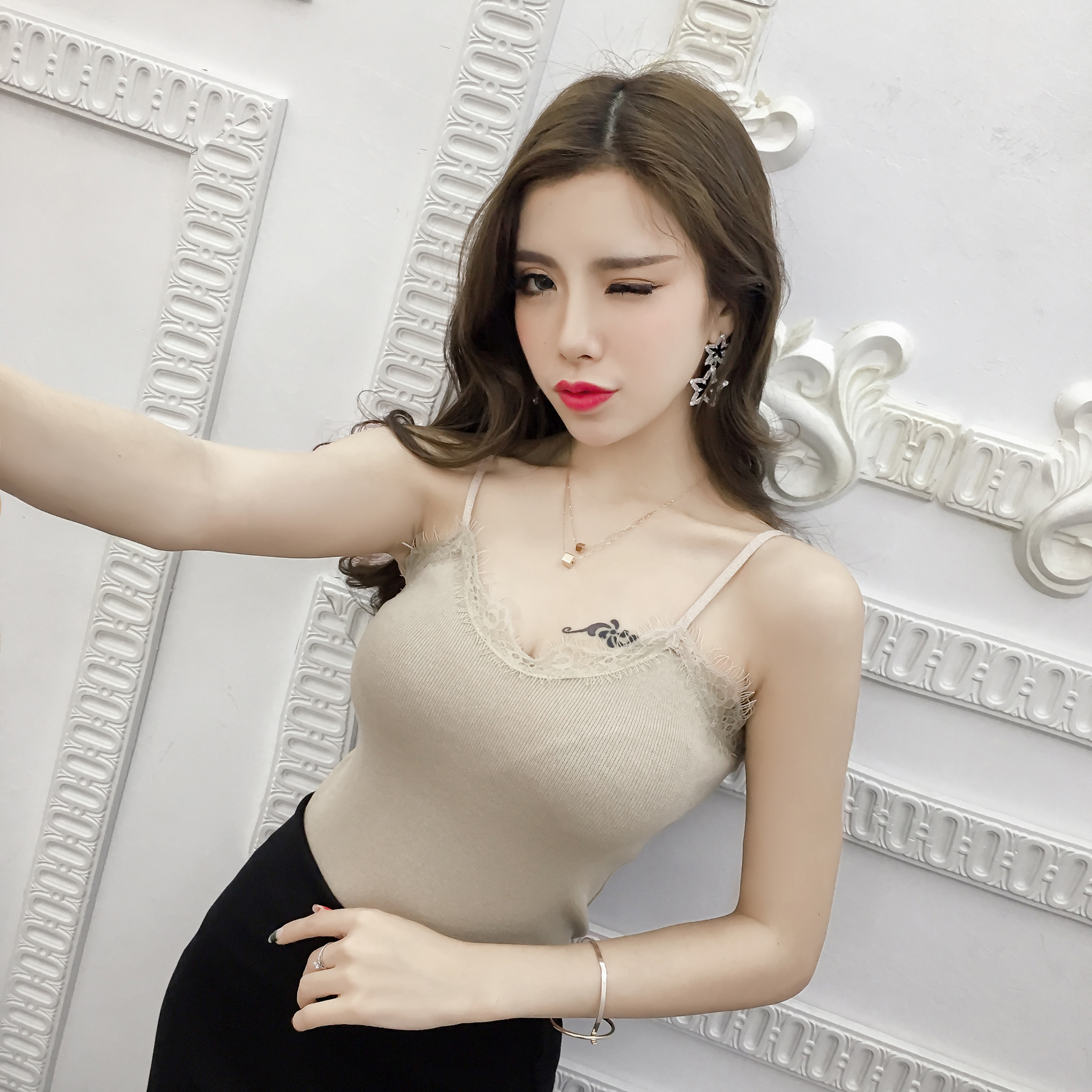 2017韩版性感蕾丝针织吊带背心女春夏修身低胸睫毛打底衫女装