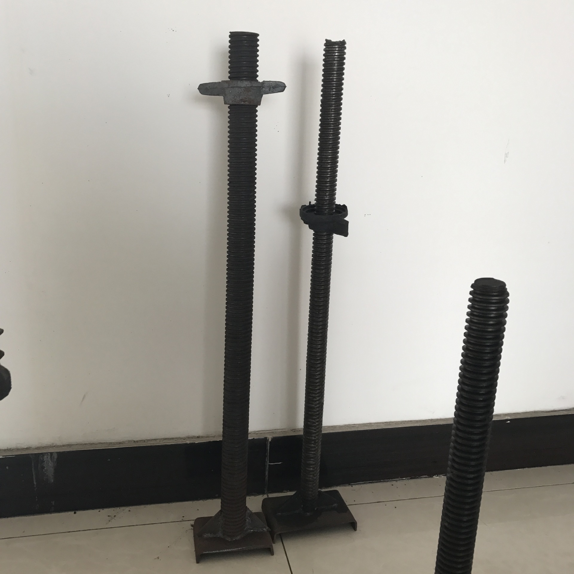 河北厂家直销可调顶托 脚手架u型托 空心顶托 可调建筑丝杆 油托