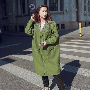 军绿色风衣连帽