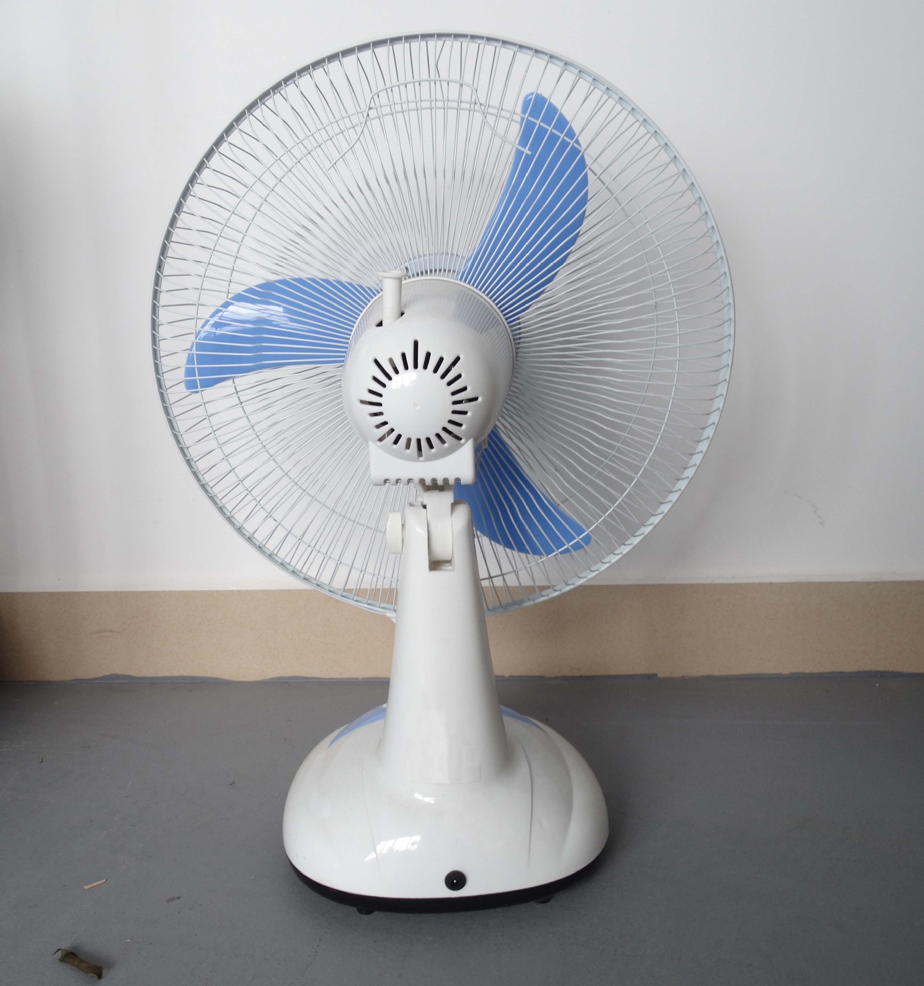 厂家直销16寸 双电池充电风扇 充电台扇 太阳能蓄电池风扇 solar