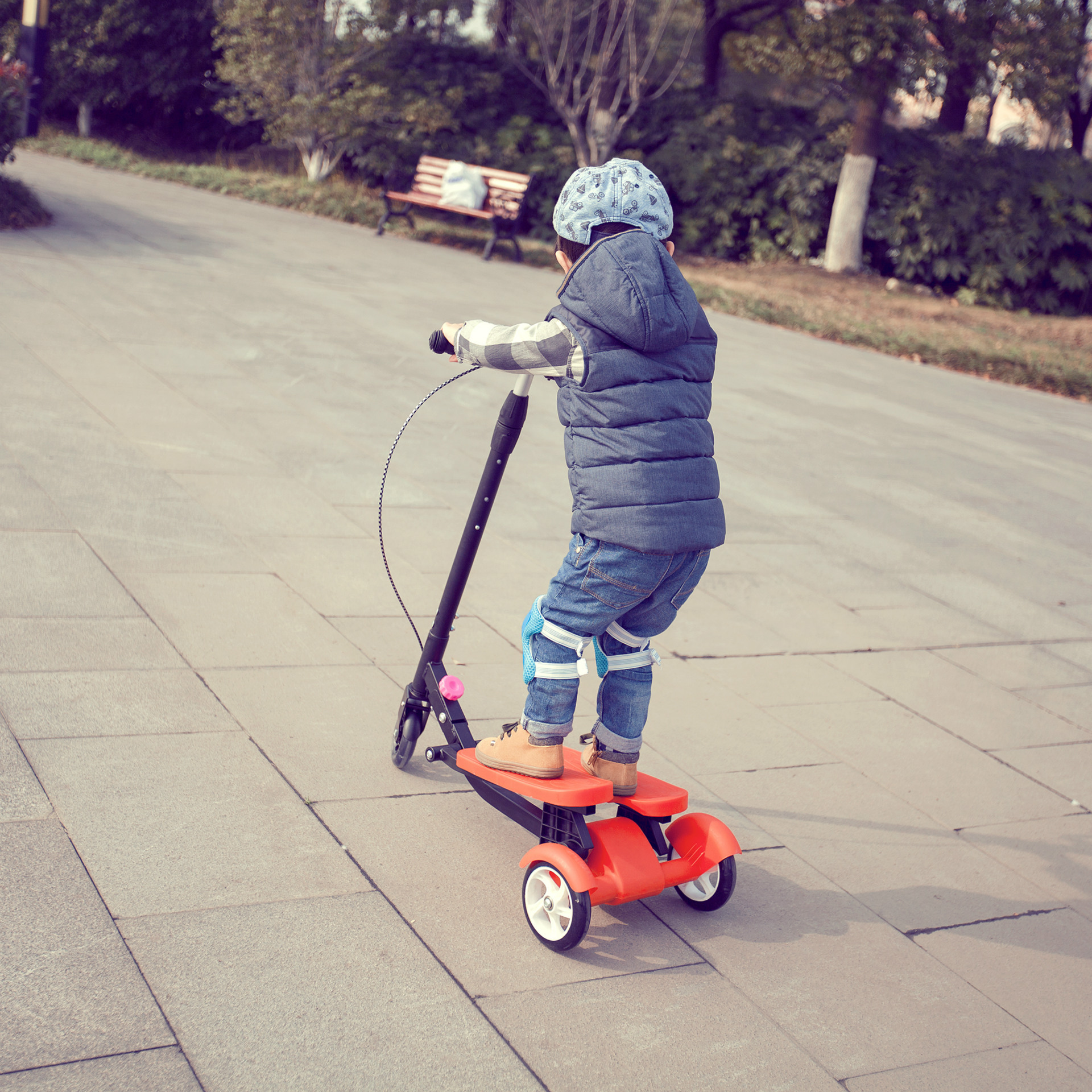 儿童折叠滑板车宝宝剪刀车踏踏车小孩闪光轮3岁4岁5岁6岁男女玩具