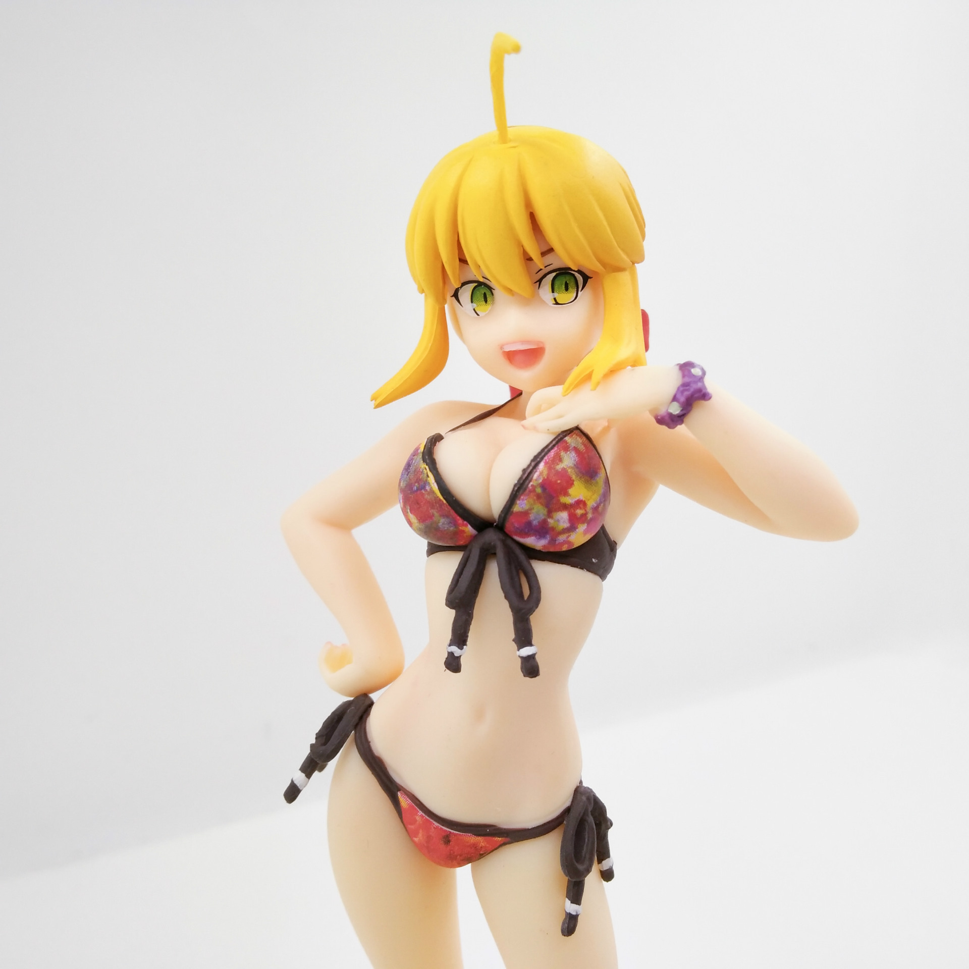 命运之夜 塞巴 saber 尼禄暴君 红色/花色 泳装 水着ver 盒装手办