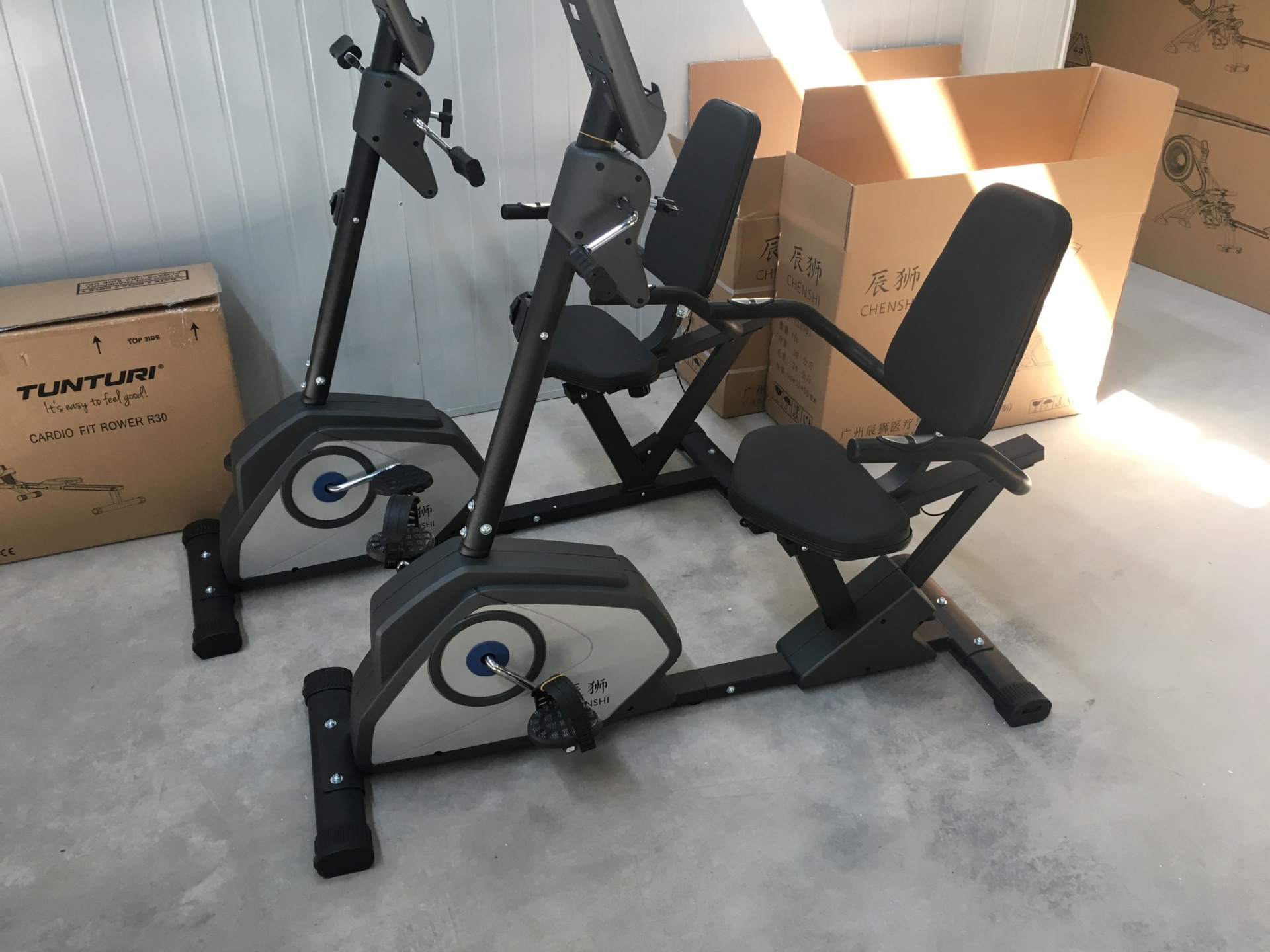 康复训练器材 上下一体康复车 老年康复运费器材 vr**