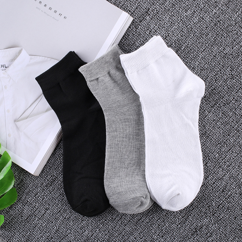 Four Seasons Solid Color Men's Versatile Business Polyester Cotton Socks Comfortable Solid Color Tube Socks Stall Socks Factory Wholesale