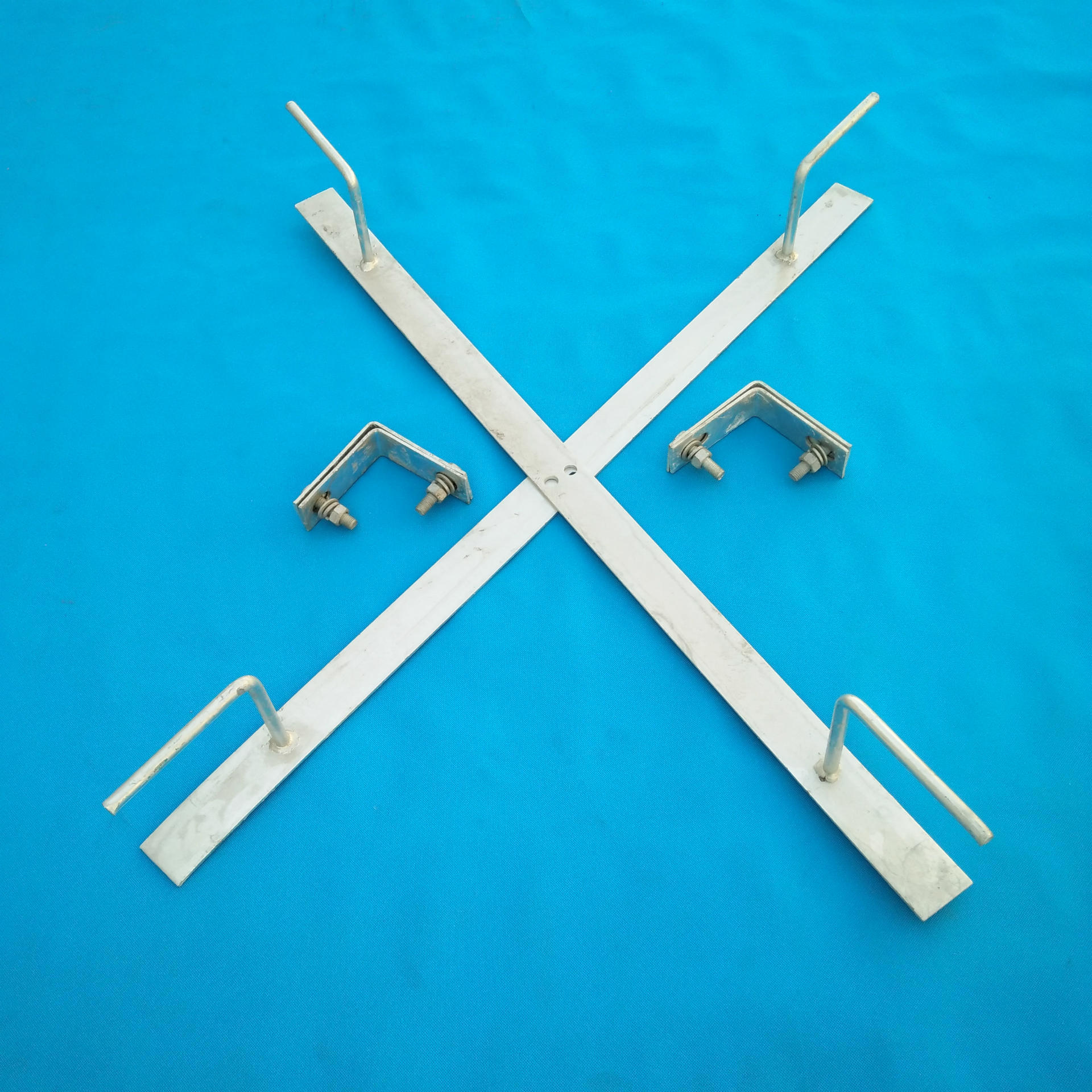 光缆金具专业生产厂家 热镀锌余缆架图片 十字预留架a