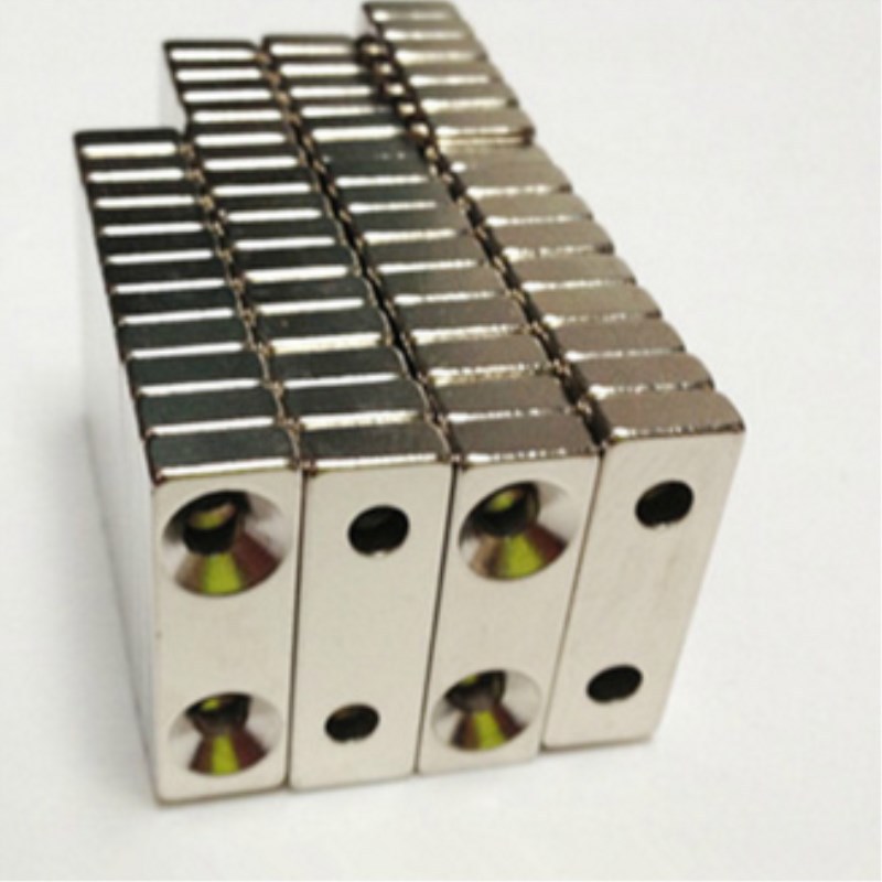 厂家直销 钕铁硼强磁磁铁 方形强力磁铁 圆形强力磁铁 磁环 磁扣