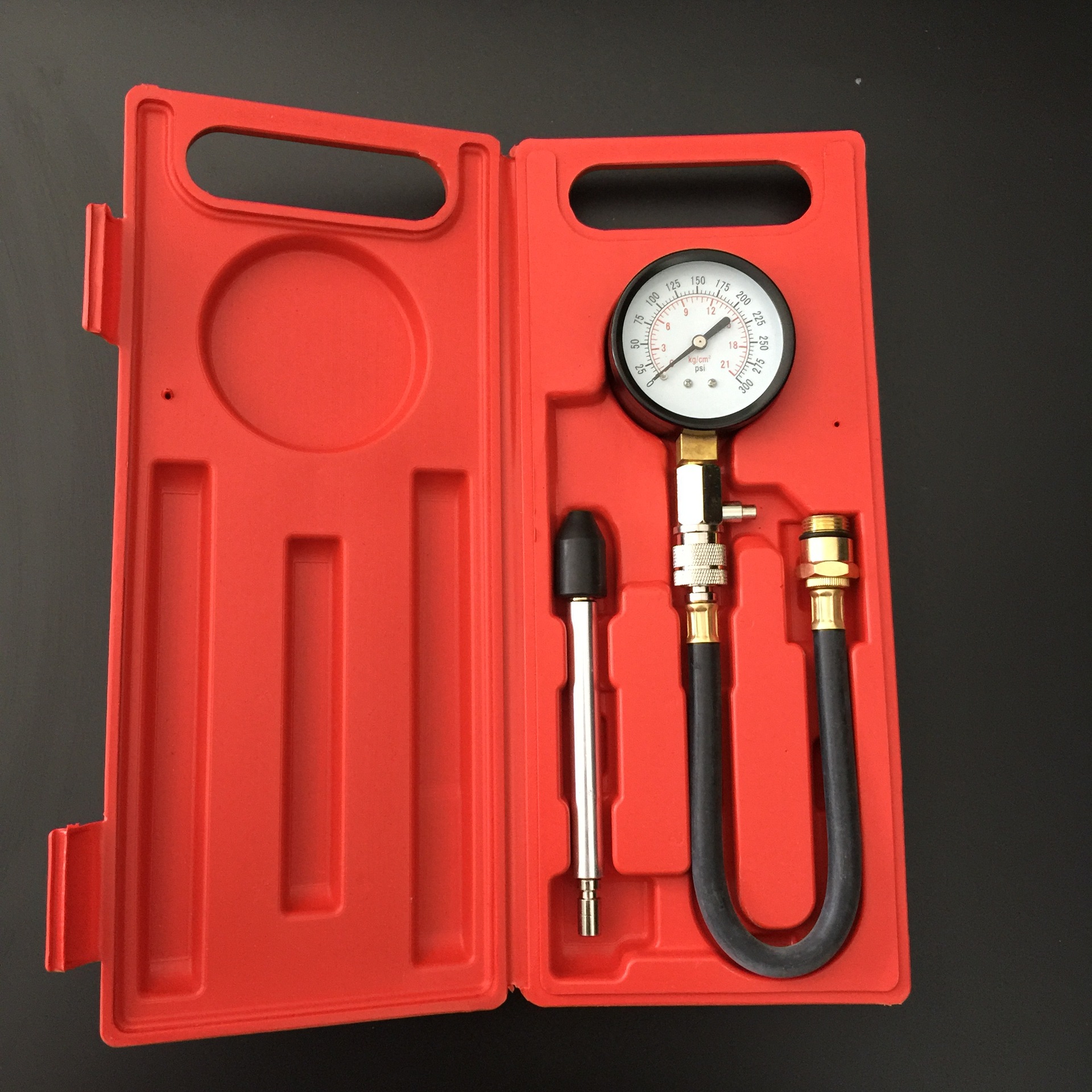 气缸压力表多功能压力表汽油压力表柴油压力表机油压力表气缸捡测