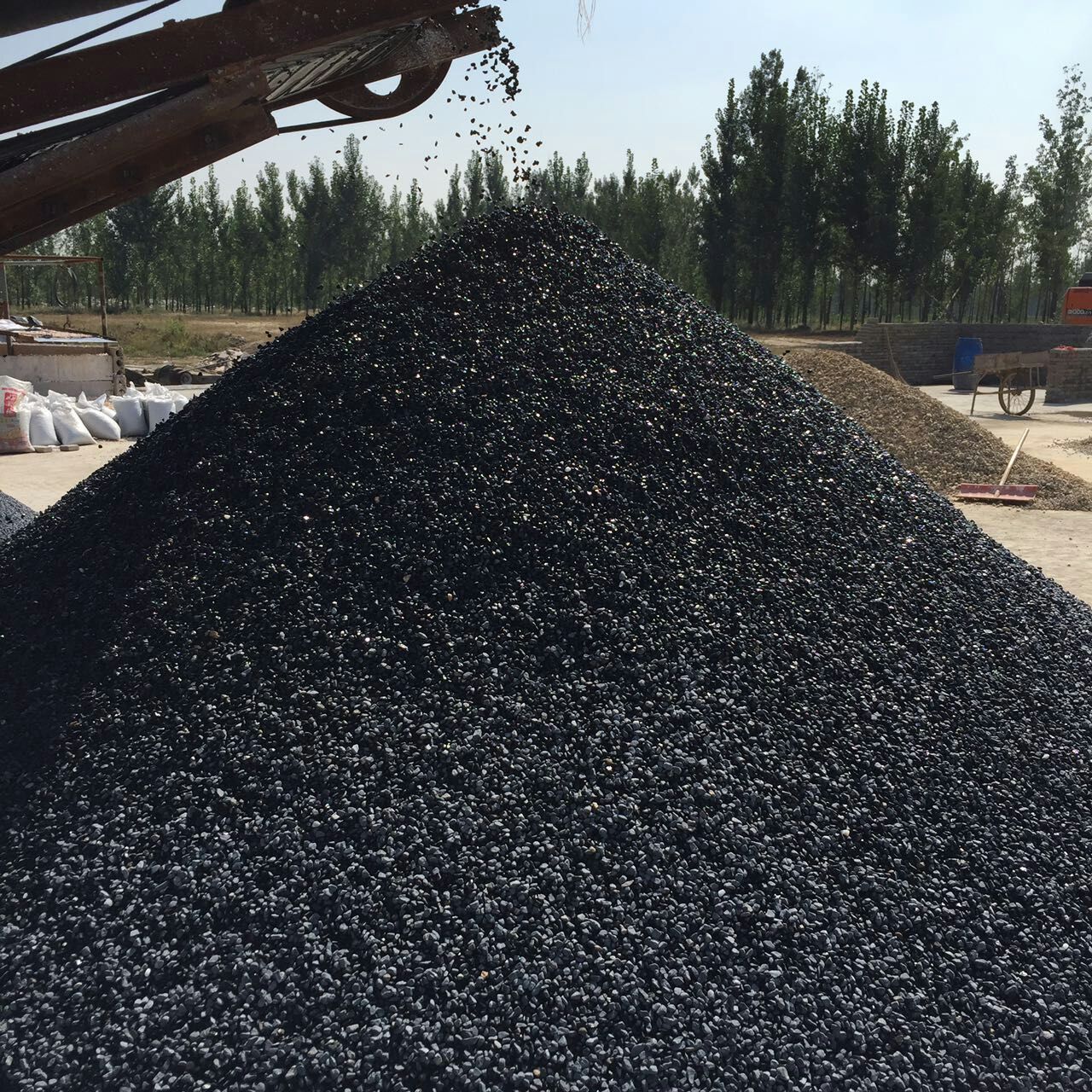 批发黑色石子 磨圆鹅卵石 机制水洗石骨料 黑色雨花石 园艺用石