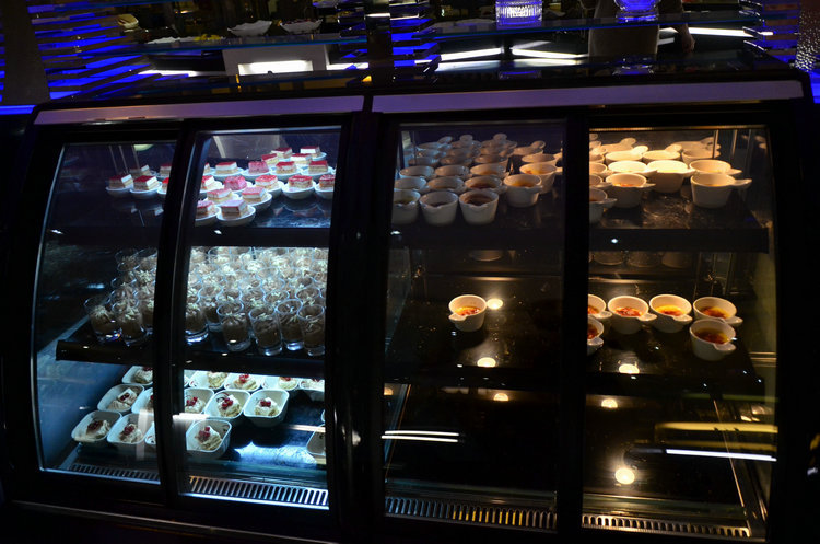 自助餐厅甜品柜