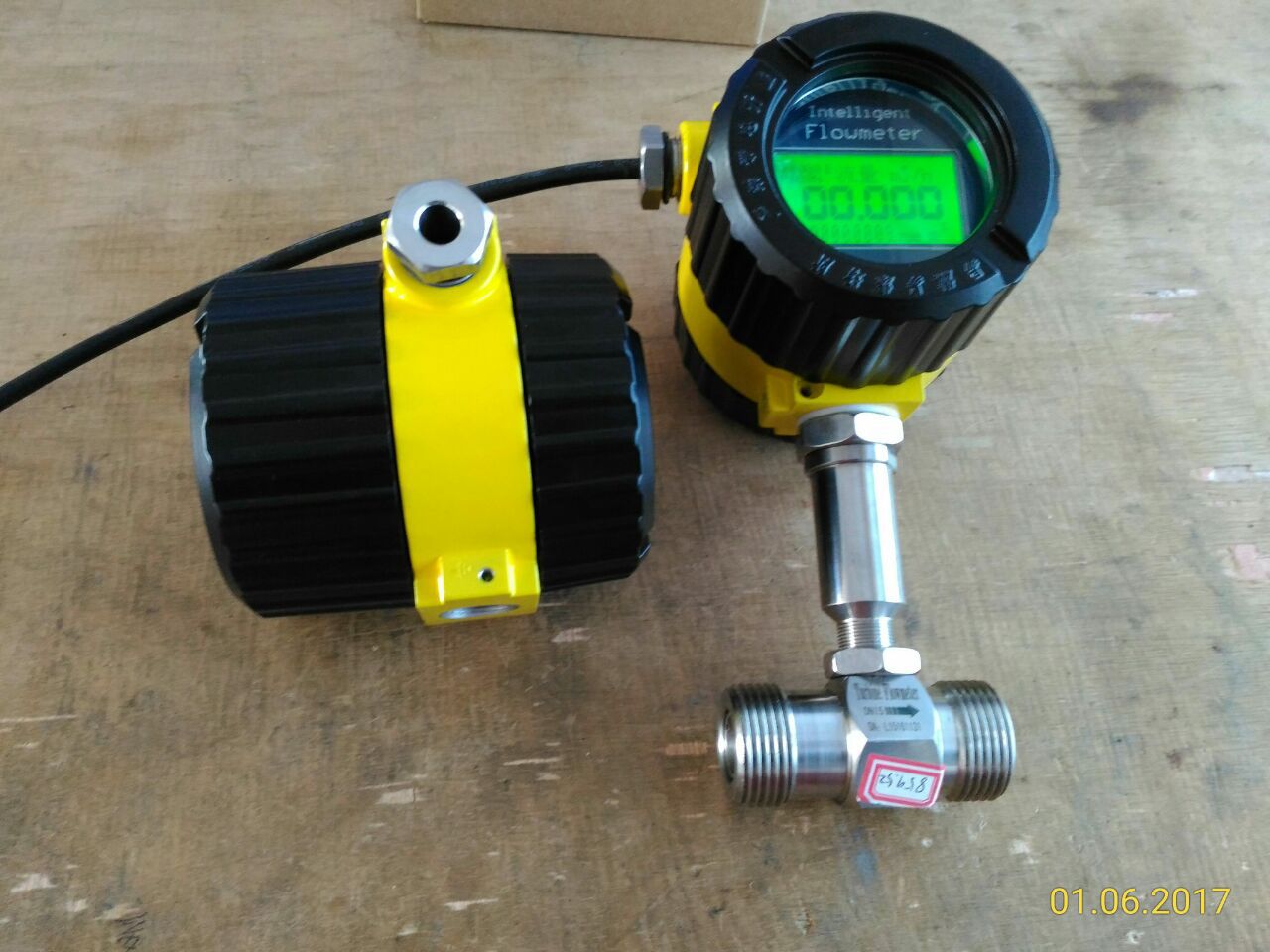 lwgy型涡轮流量传感器(以下简称传感器)明柏流量计厂家