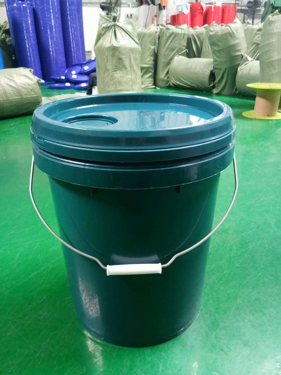 厂家现货直销18升塑胶桶机油桶/润滑油桶/涂料桶/油漆桶