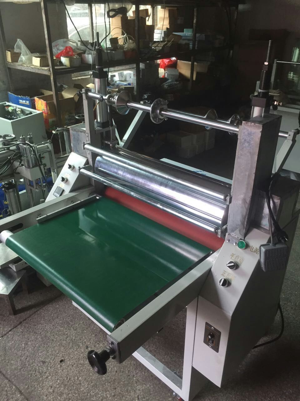 厂家定制pvc贴膜覆膜机晶钢门玻璃精钢门板贴膜机纸箱纸板木板