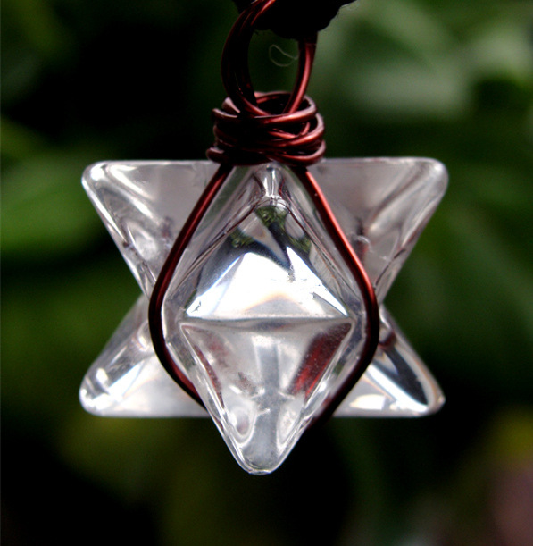 3 kg水晶梅尔卡巴颗颗高频每一个吊坠均送一根棕色手工编织的棉绳.