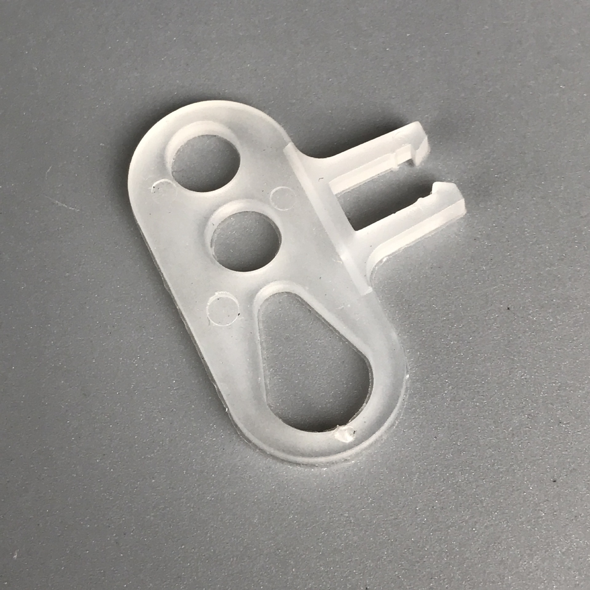 塑料两孔8字形电源线扣 电源三孔吊线环 三孔带勾八字扣 透明线扣