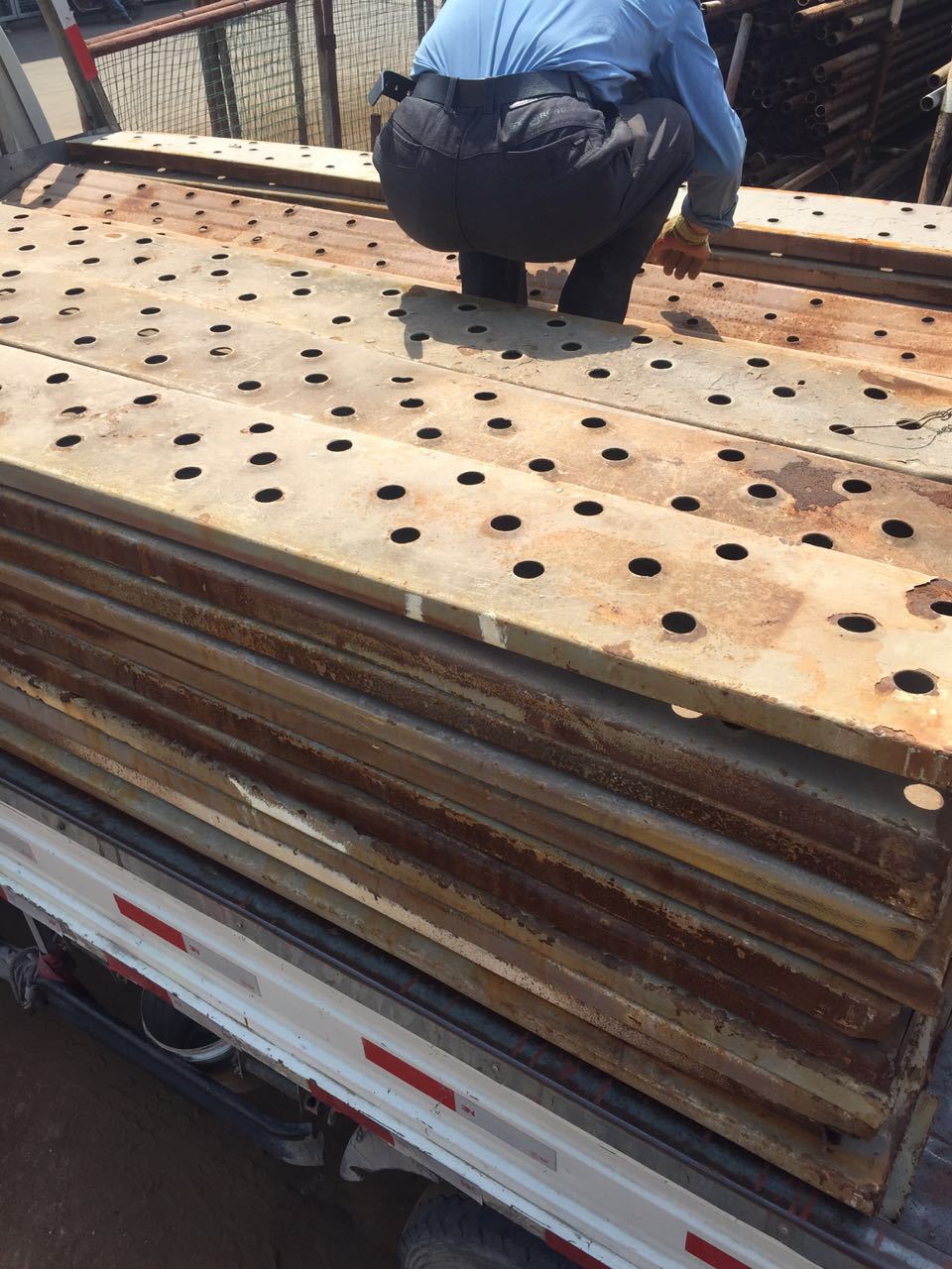 厂家回收销售旧钢跳板 二手钢跳板二手钢架板 回收二手钢架板