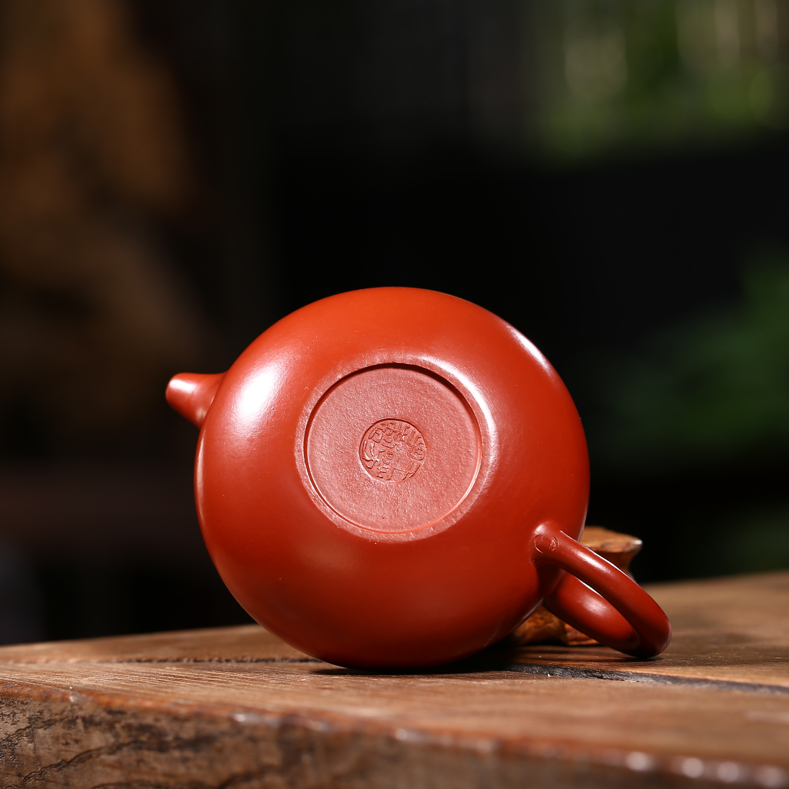 【作者】王芳 【编号】h3t90w 【品名】仿古紫砂壶