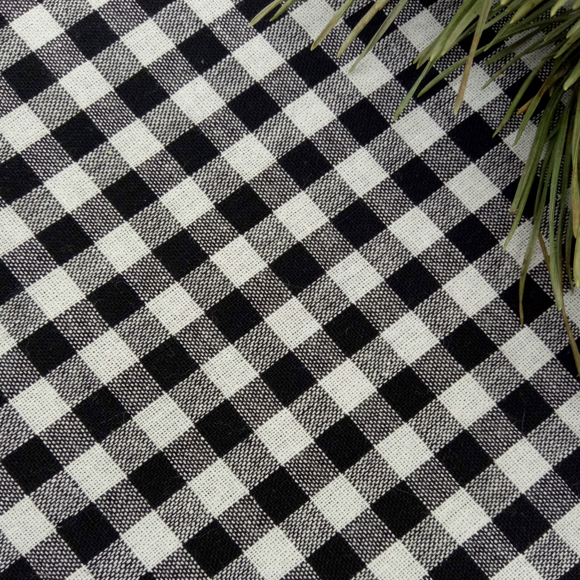 厂家直销棉布色织格子衬衫面料黑白朝阳格布 磨毛/不磨毛请备注