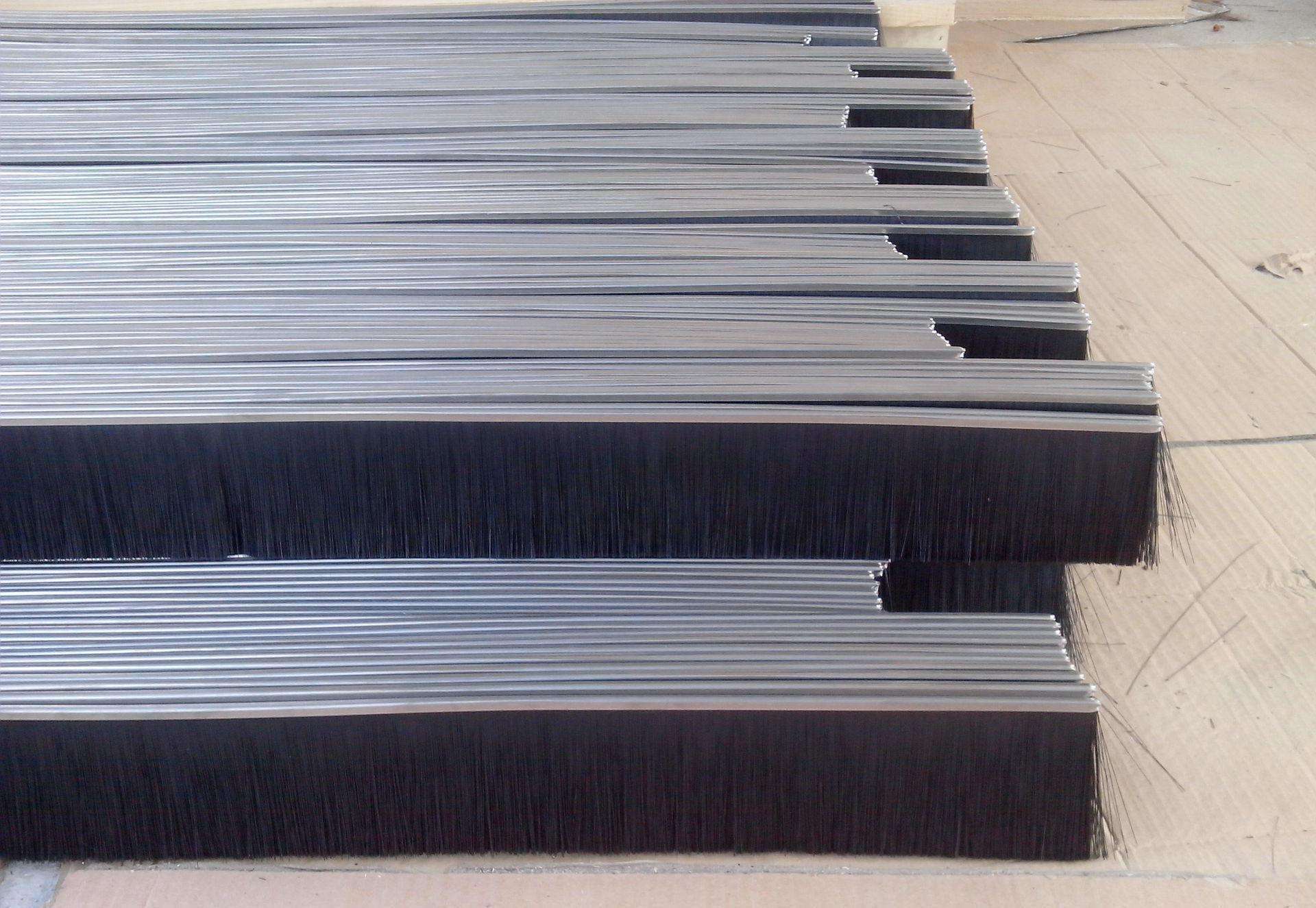 地铁门毛刷条  地铁阻燃毛刷 地铁门座椅防护密封毛刷条