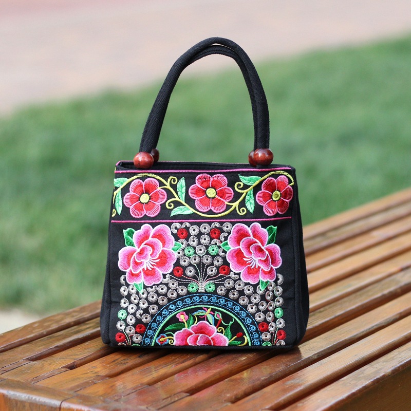 2020新款民族风绣花包包刺绣小包女士手提包批发 木珠花边手提包