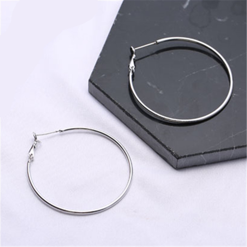 Europe and America Cross Border Big Hoop Earrings Simple Personality Female Exaggerated Ear Ring Fashion Circle Ear Clip Ear Rings Wholesale