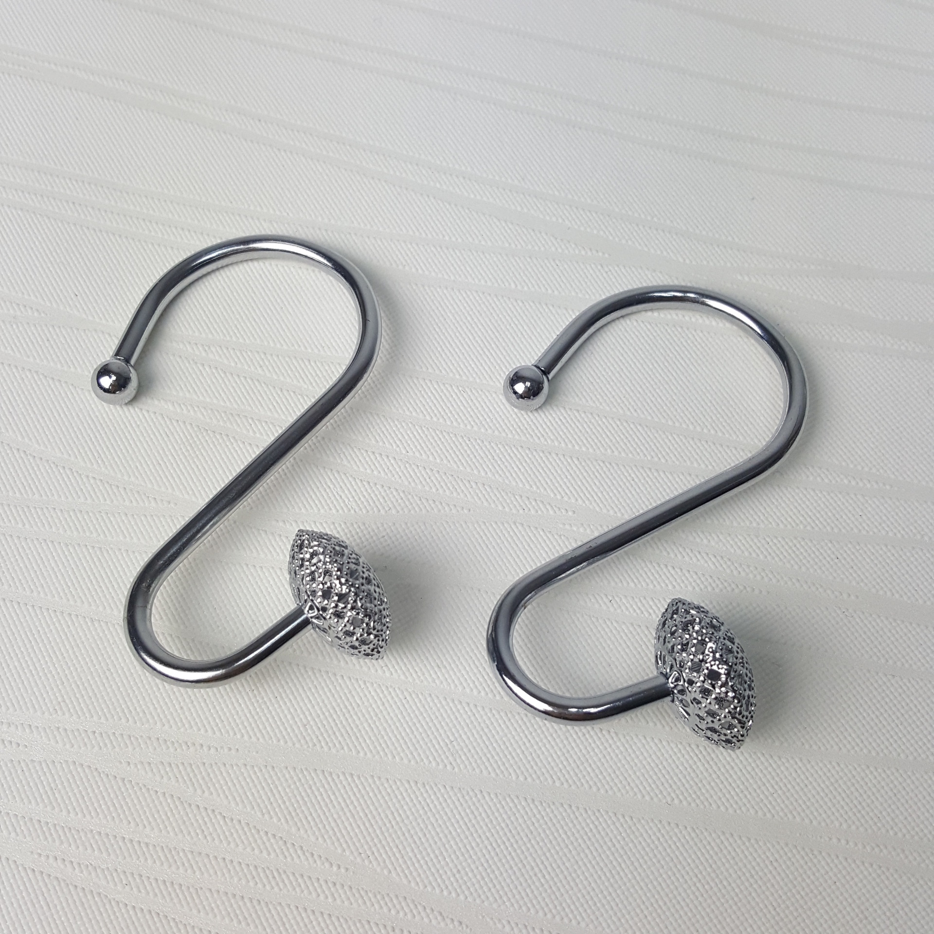 s型小圆盘帘挂钩 网状花型球s浴帘挂钩 窗帘钩 电镀多色 12个/盒