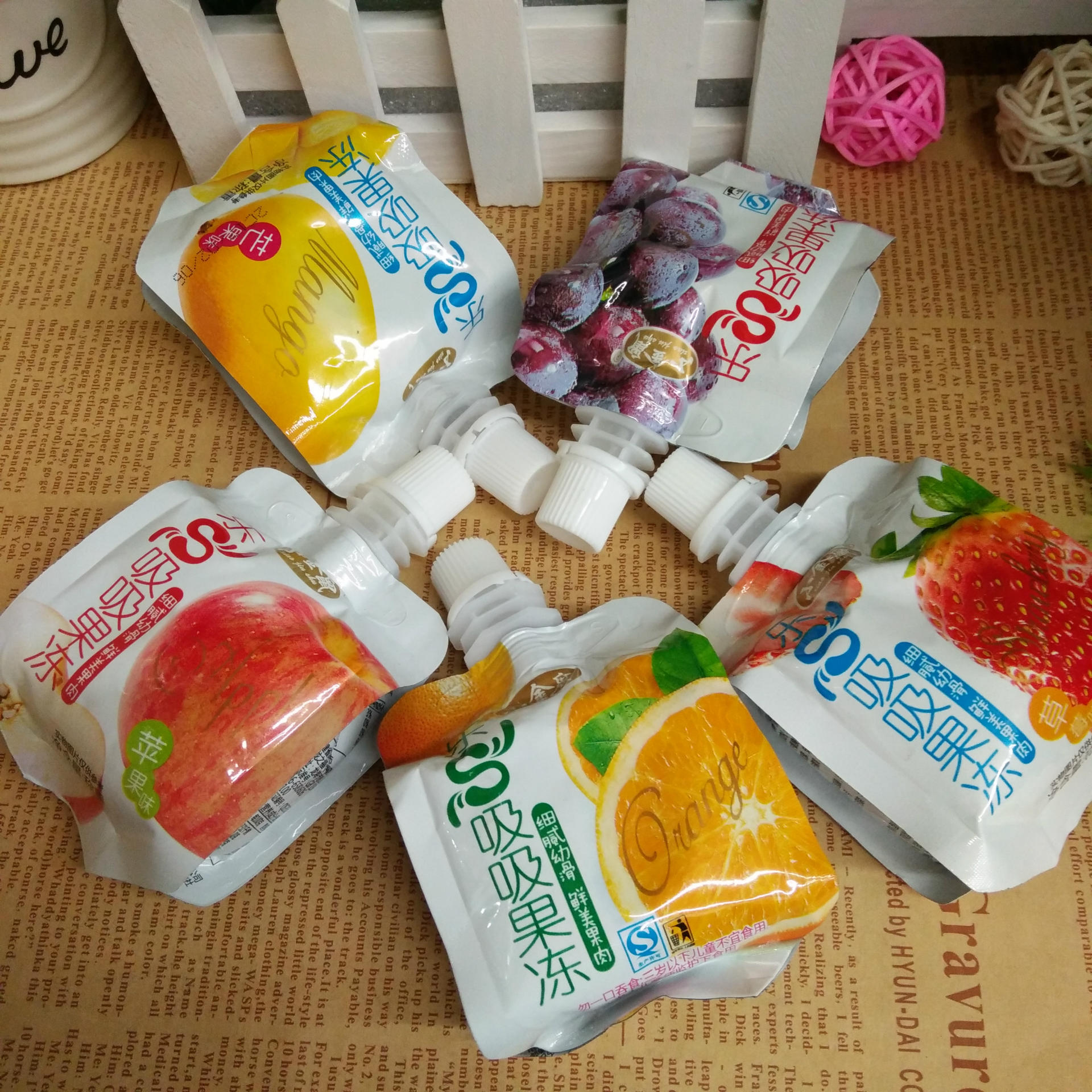 新鲜美味 小金鼠吸吸果冻 多口味 乐s吸吸果冻 散装称重 10斤/箱