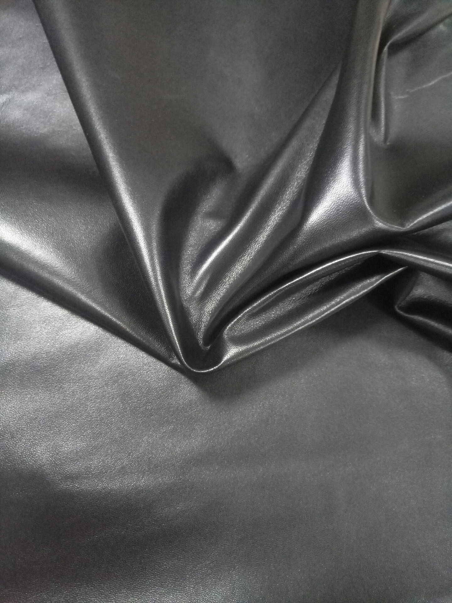 优质服装羊皮粒面绵羊皮现货机车款羊皮整件羊皮厚度0.4~1.2mm