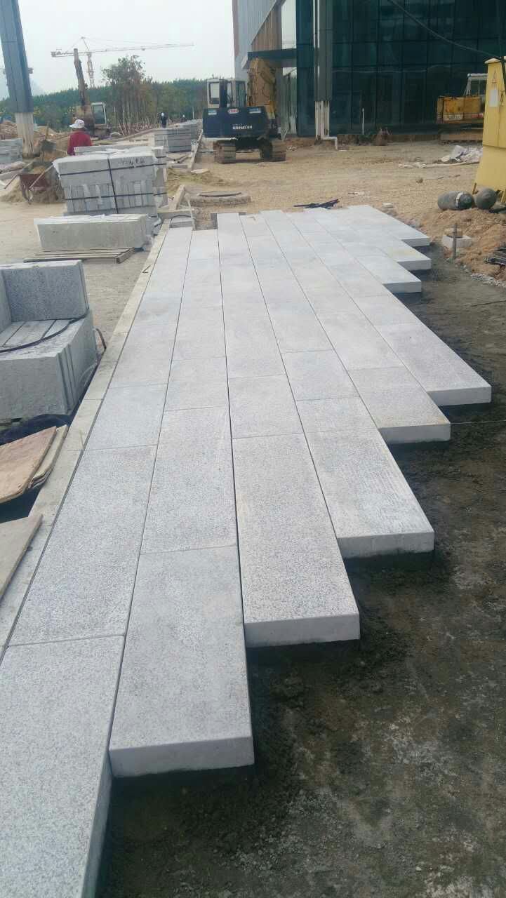 厂家供应仿石pc砖人行道生态铺路石园林砖烧面仿石材pc砖