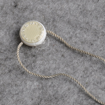 厂家直销高档服装吊粒定做 双插滴胶吊粒 异形高档吊粒定做