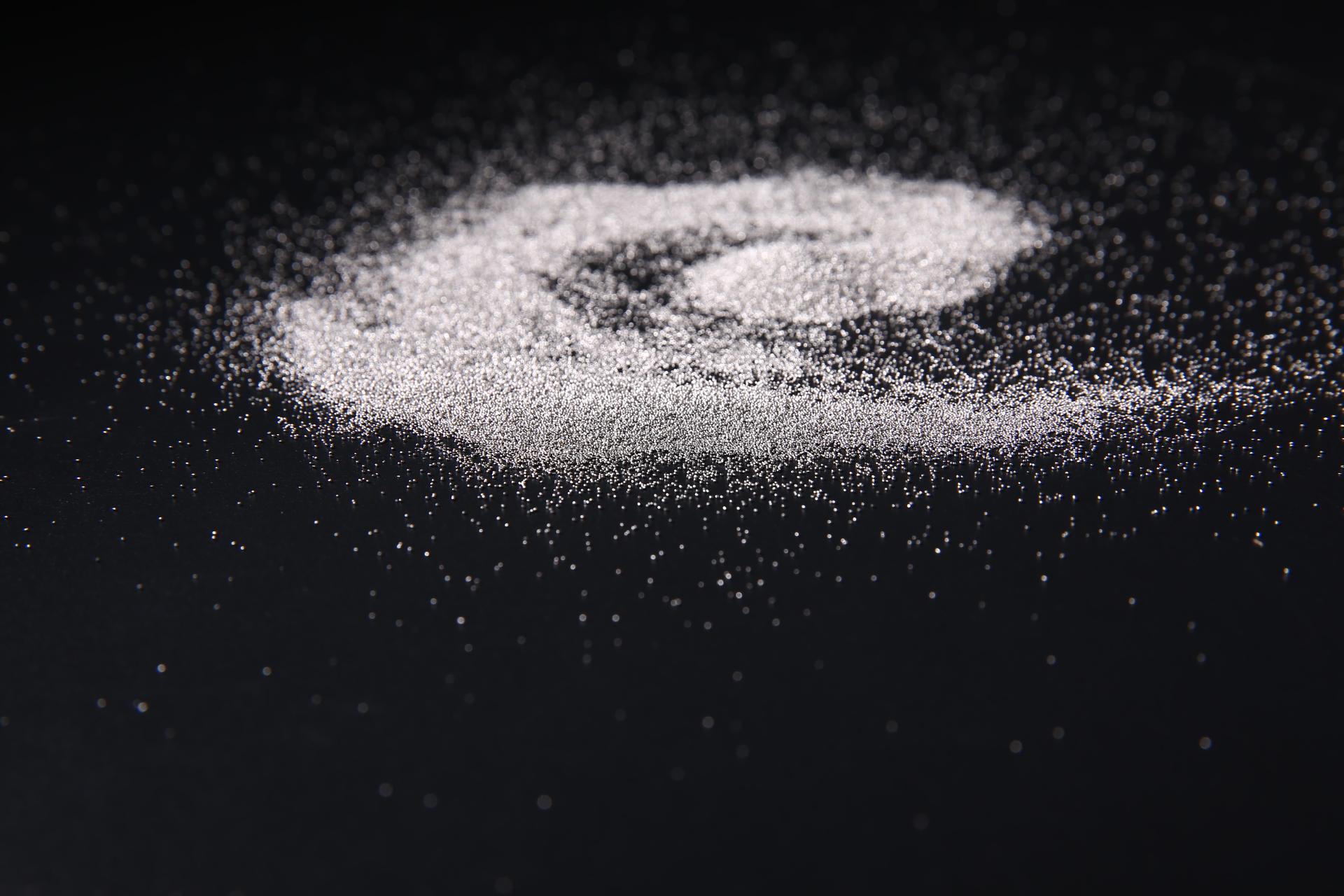 采用拉丝,裁切,磨圆等工艺精制而成.