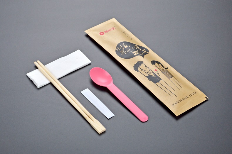 速递外卖餐具包一次性筷子牙签纸巾汤勺四合一套装四件套500套