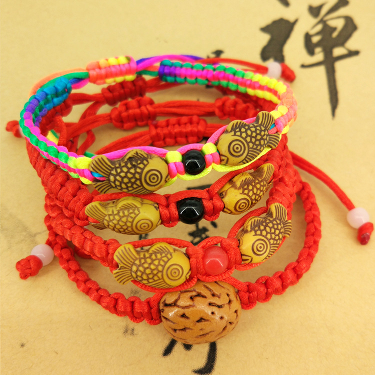 Hand-Woven Pisces Red Rope Bracelet Peach Pit Women's Carrying Strap Yiwu Small Merchandise Wholesale Market Small Gift Bracelet