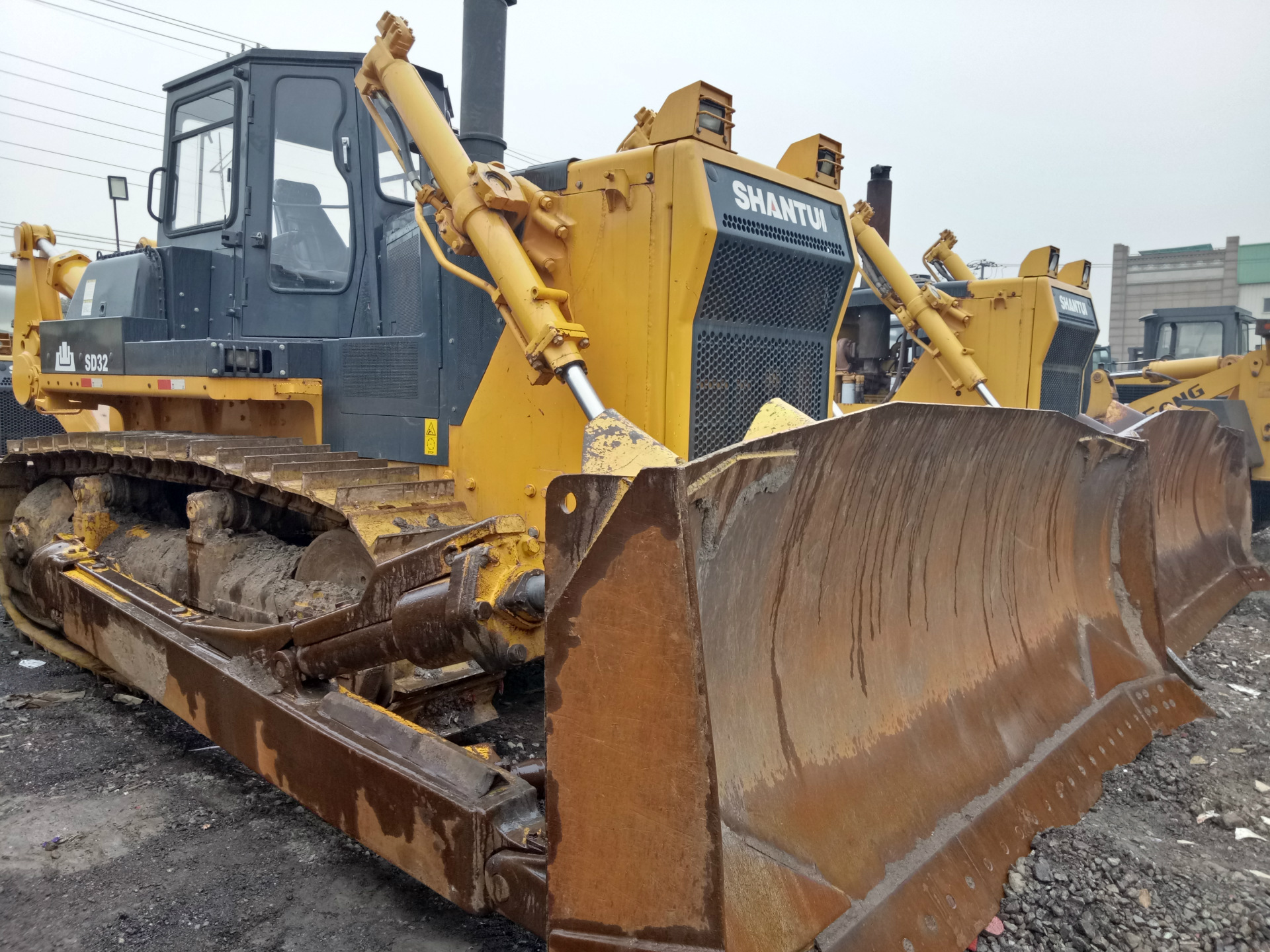 供应优质山推sd320推土机,大型推土机开山煤矿