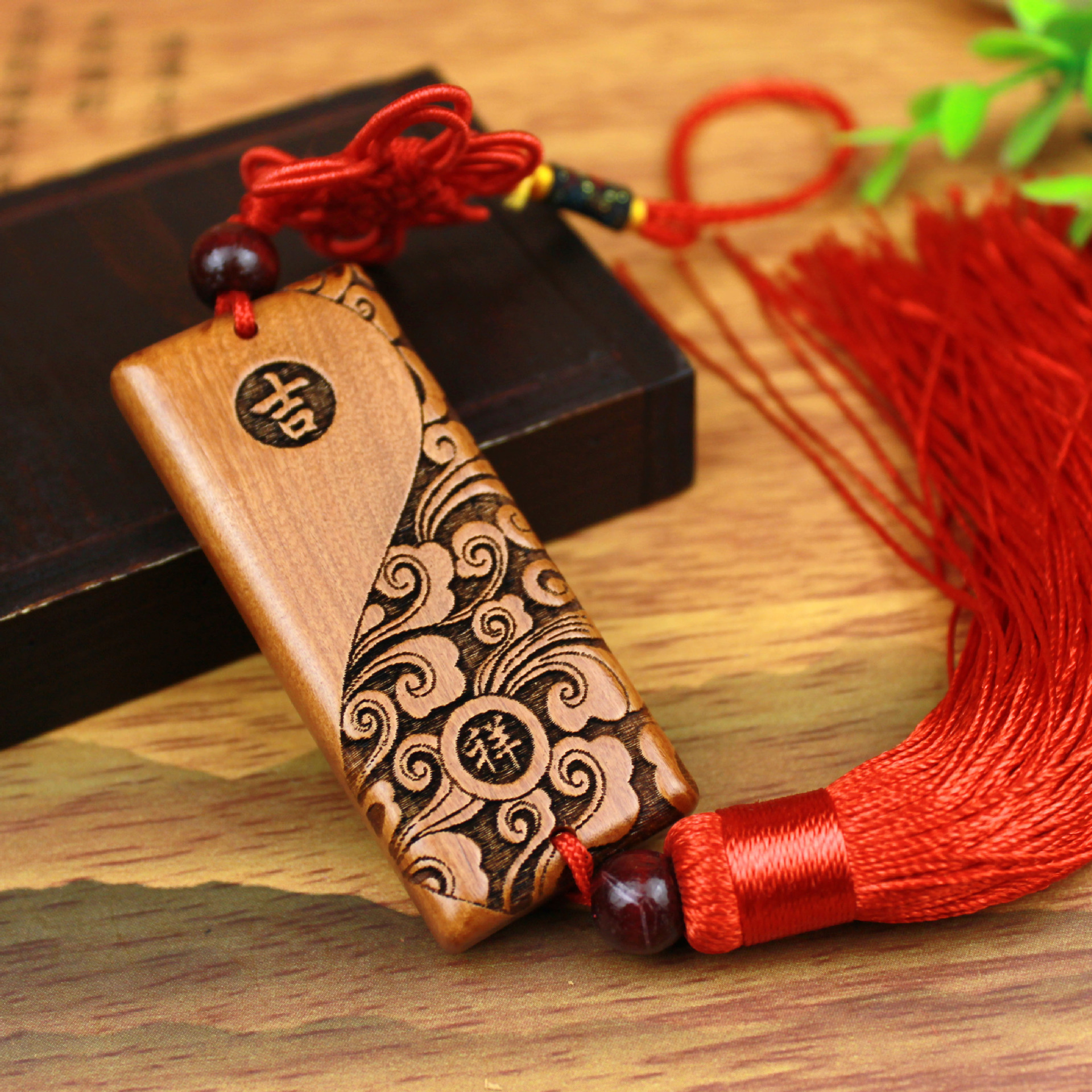 厂家直销 高档桃木雕刻汽车内饰工艺精品莲花保平安 吉祥挂件批发