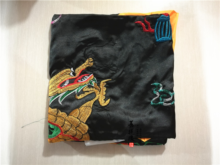 【宝贝名称】:龙旗 【宝贝说明】:五色旗分为 红,黄,蓝,黑,白.