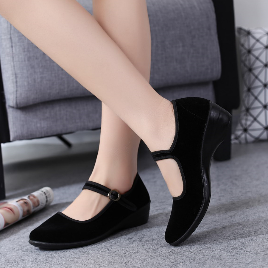 红色老北京布鞋聚氨酯礼仪鞋枣红色礼仪鞋轻便防滑广场舞鞋闰月鞋