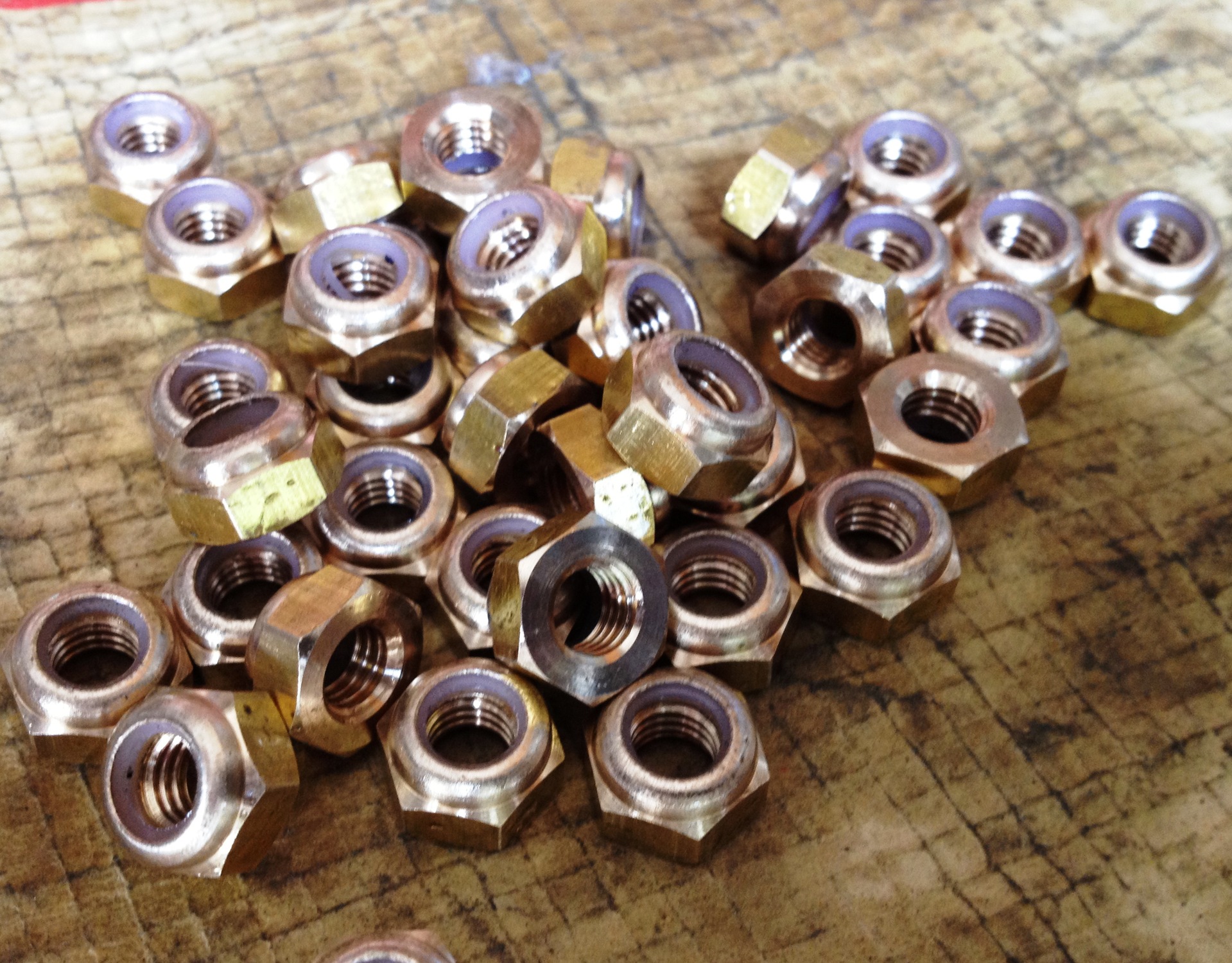 厂家直销环保铜花螺母注塑用直纹铜螺母