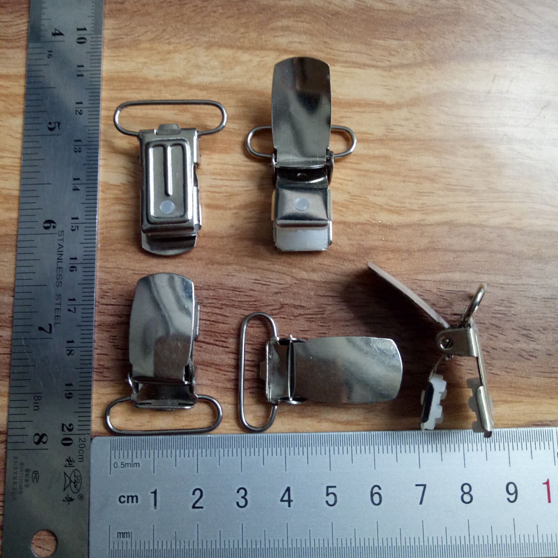 5cm带胶铜铁鸭嘴扣 金属鸭嘴扣