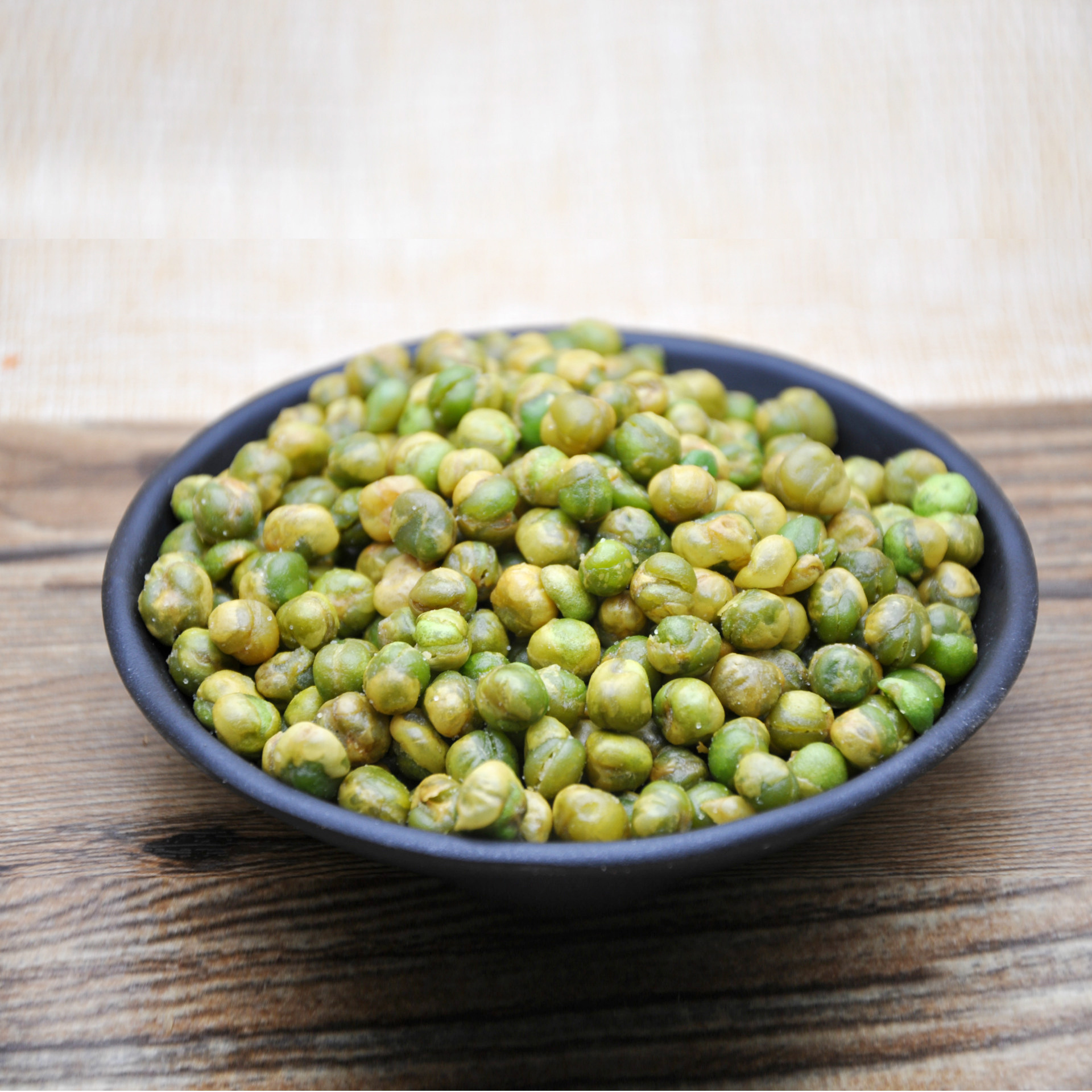 蒜香味青豆 油炸蒜香青豌豆 散装批发 下酒菜休闲食品 炒货厂家