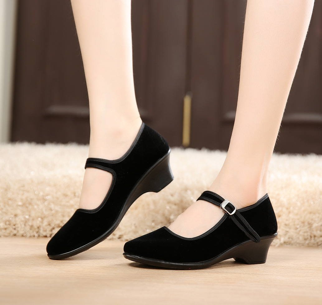 聚氨酯老北京布鞋工作单鞋女平底中跟坡跟一字带酒店上班礼仪舞蹈