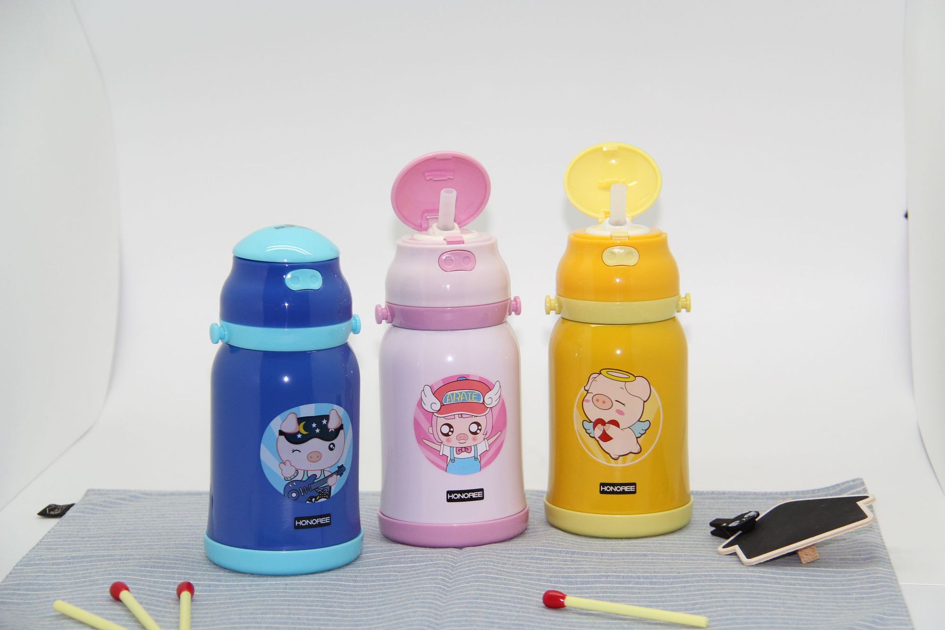 匡迪560号高真空儿童保温杯可爱卡通吸管壶户外背带水杯可定制