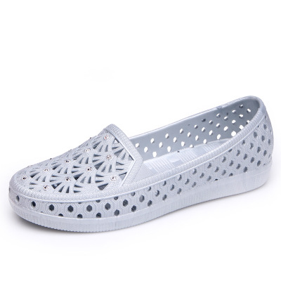 White Nurses' Shoes Summer Women's Plastic Sandals Soft Bottom Mom Shoes Women's Flat Bottom Rhinestone Beach Shoes Rain Boots Hole Shoes