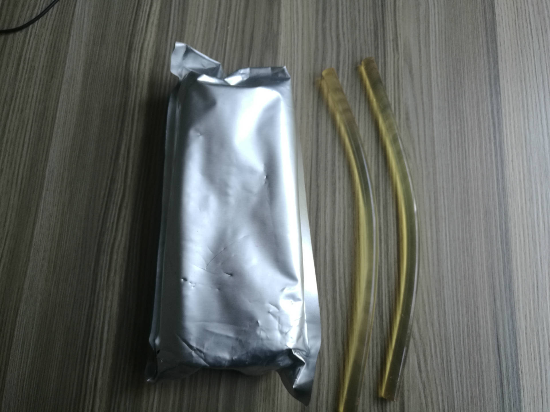 bostik/波士胶 t870 琥珀色 聚氨酯热熔胶 胶棒