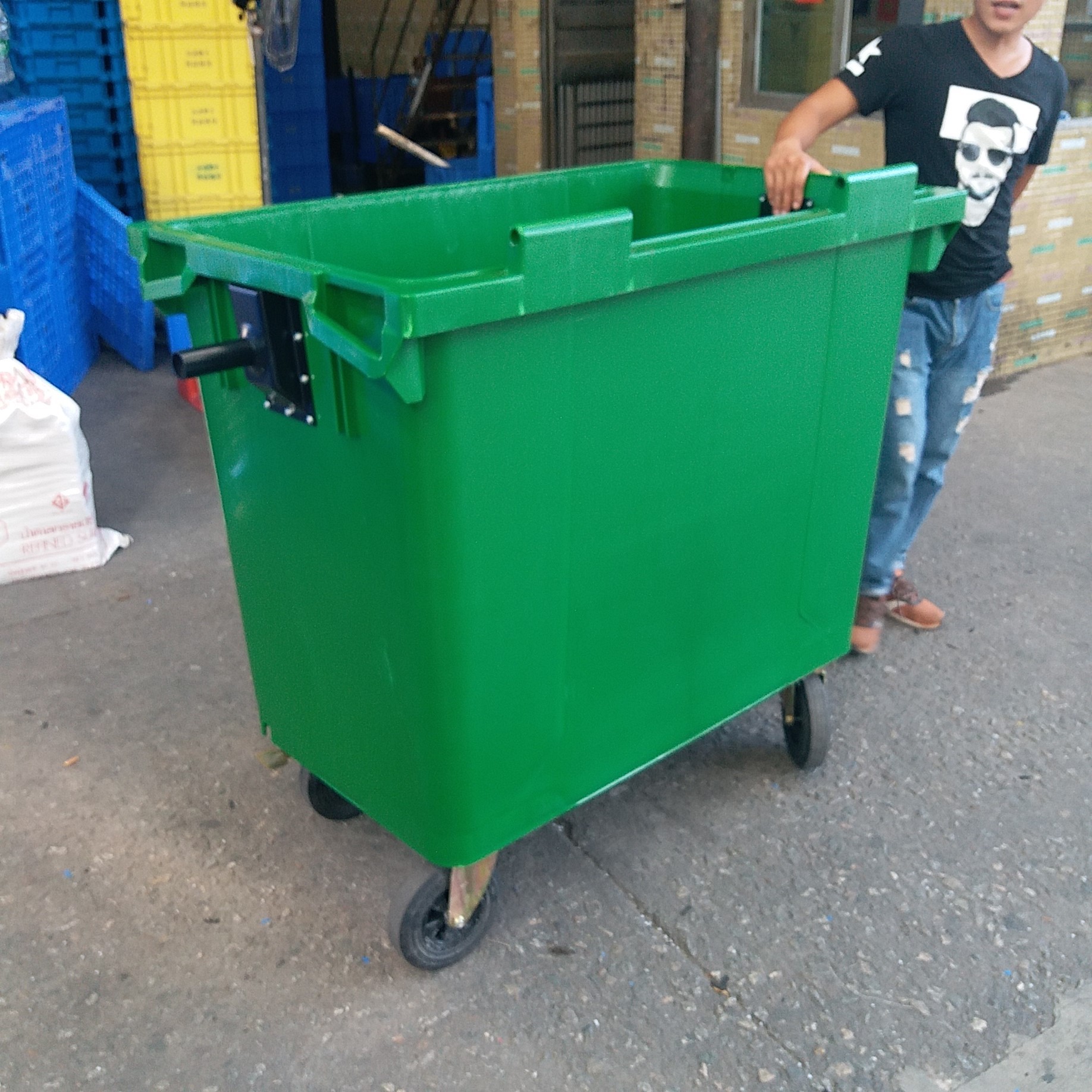 工厂直销 各尺寸容量塑胶环卫垃圾桶 660大号手推塑胶垃圾车