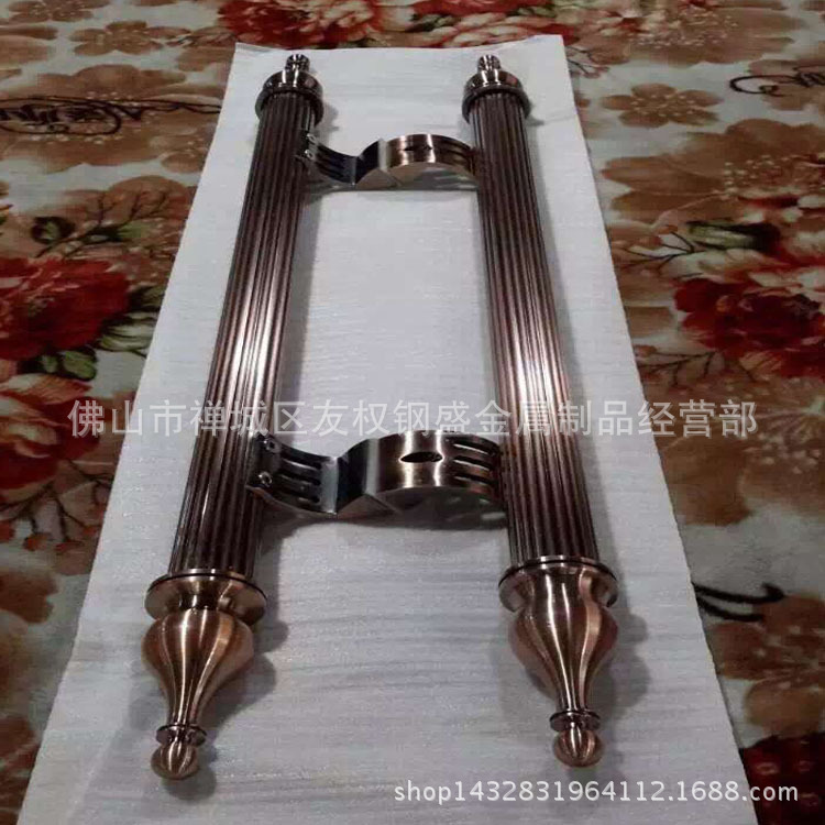 古铜拉手造型