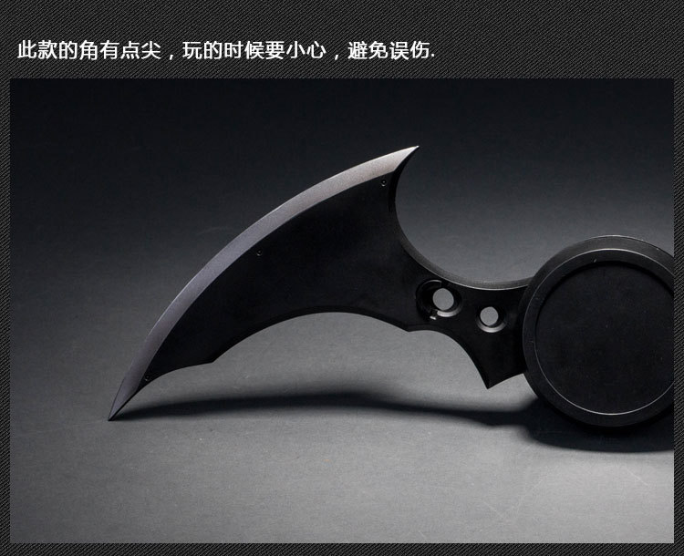 NECA 蝙蝠侠飞镖 黑暗骑士崛起 Cosplay发光可伸展飞镖 道具模型