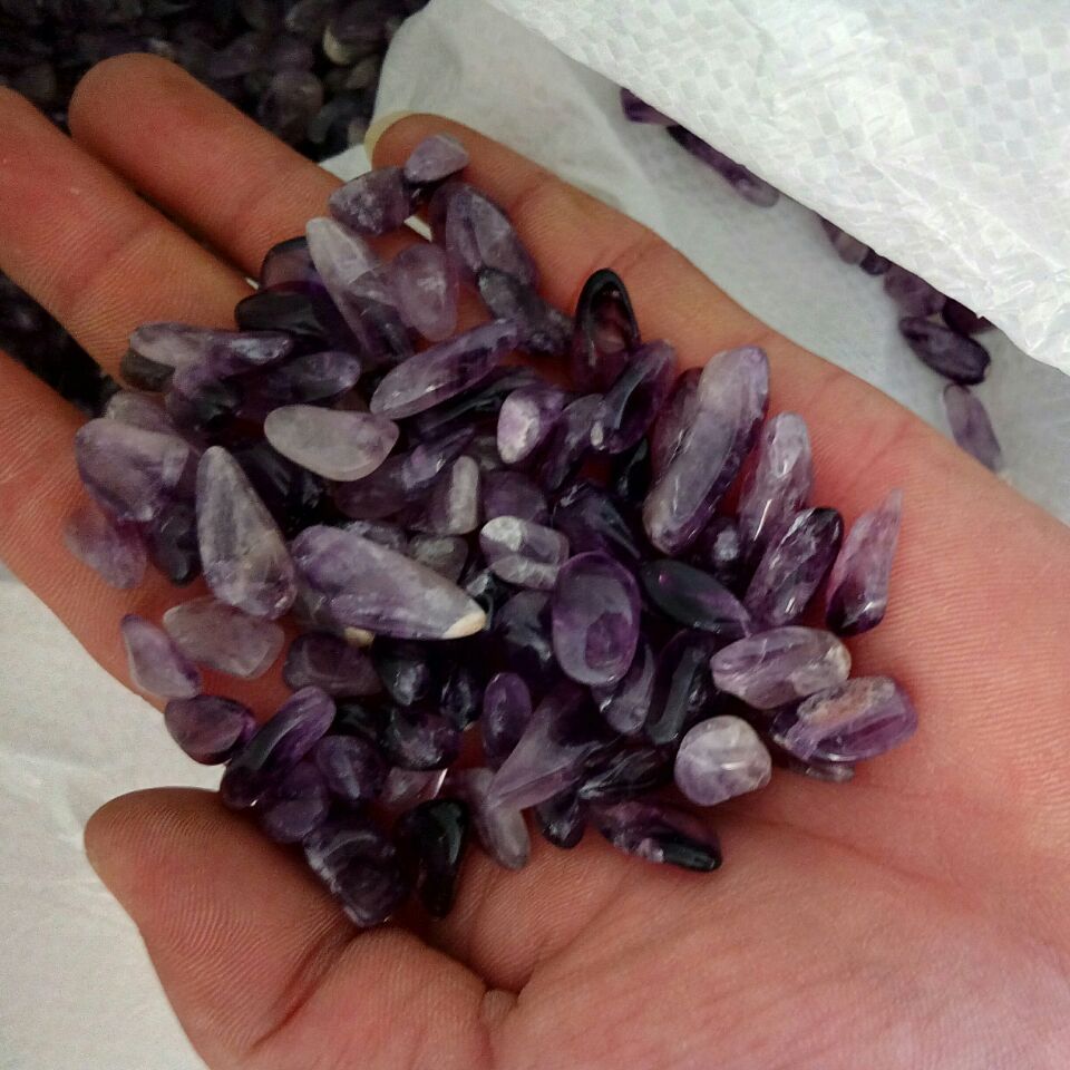 紫水晶碎石水晶碎石手链消磁石鱼缸花盆佛教七宝每件100g厂家直销