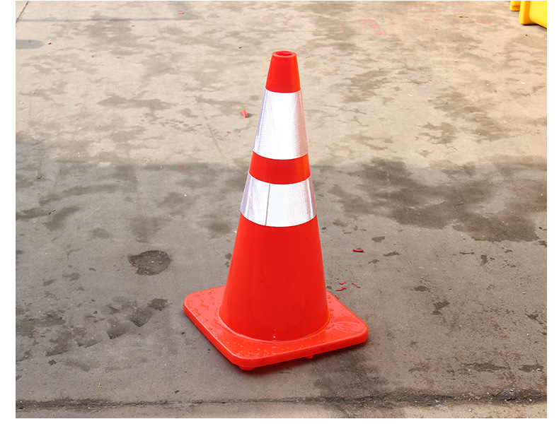 路锥塑料灌沙方锥pe反光锥 隔离路障 道路隔离桩 交通路锥